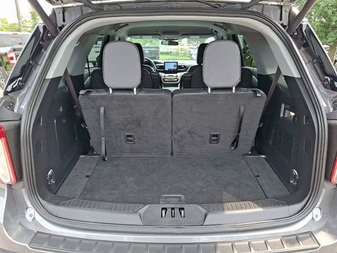 Certified 2023 Ford Explorer XLT w/ Equipment Group 202A AWD/4WD image 28