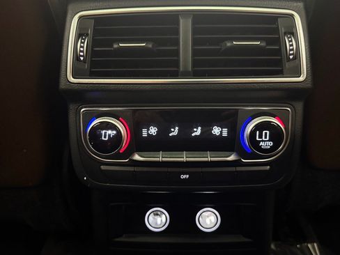 Used 2019 Audi Q7 3.0T Prestige w/ Prestige Package AWD/4WD image 32