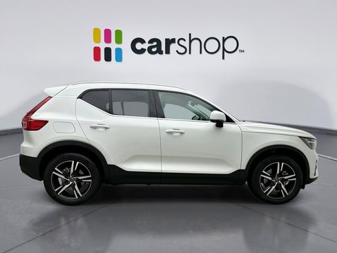 Used 2025 Volvo XC40 B5 Core image 6