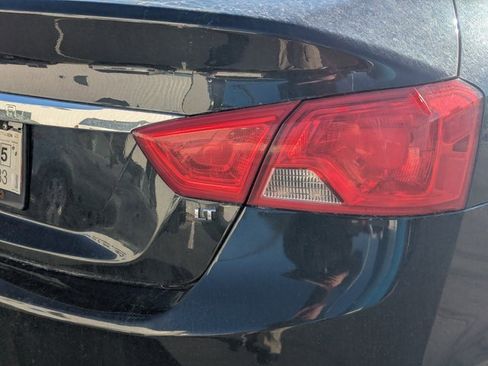 Used 2017 Chevrolet Impala LT image 4