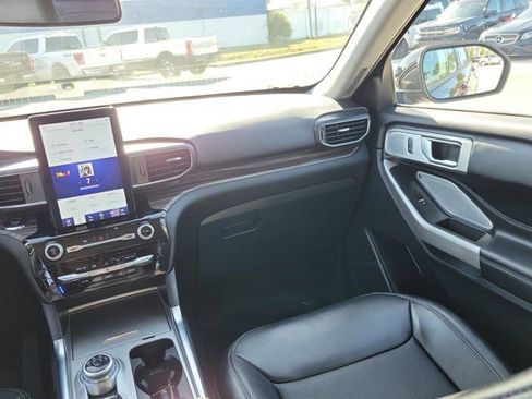 Certified 2023 Ford Explorer Limited w/ Limited Technology Package image 24
