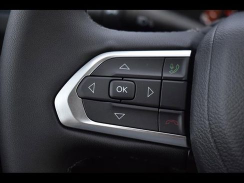New 2025 Jeep Compass Latitude w/ Altitude Special Edition image 24