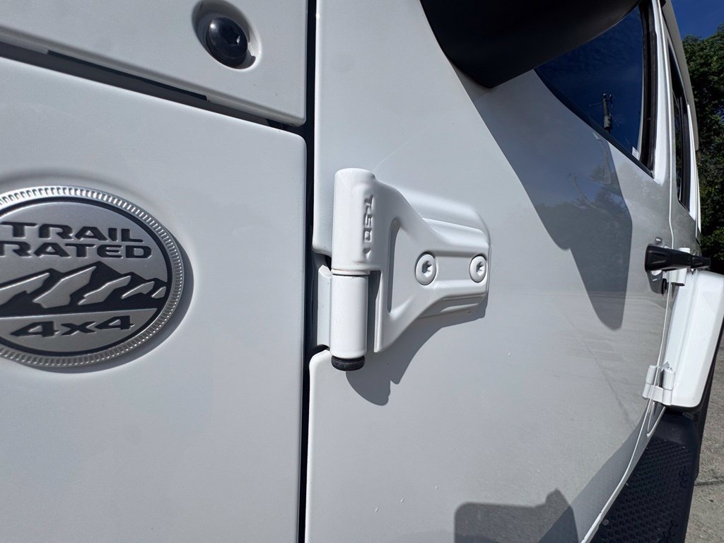 Used 2024 Jeep Wrangler Unlimited Sahara AWD/4WD image 12