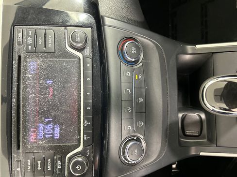 Used 2016 Nissan Sentra SV FWD image 14