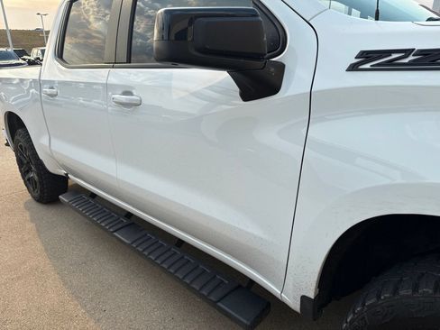 Used 2023 Chevrolet Silverado 1500 RST w/ Z71 Off-Road Package AWD/4WD image 9