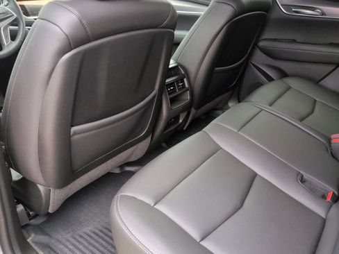 Used 2025 Cadillac XT5 Luxury w/ LPO, Floor Liner Package AWD/4WD image 18