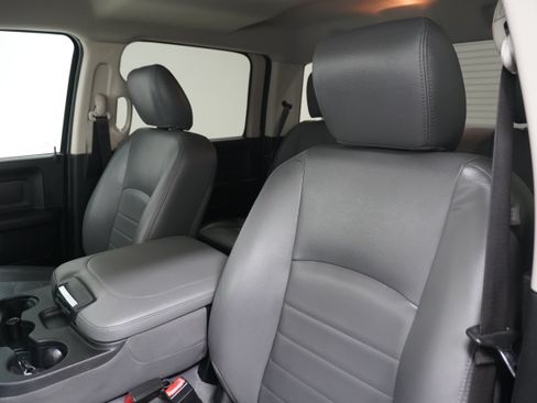 Used 2018 RAM 2500 Tradesman w/ Chrome Appearance Group AWD/4WD image 10