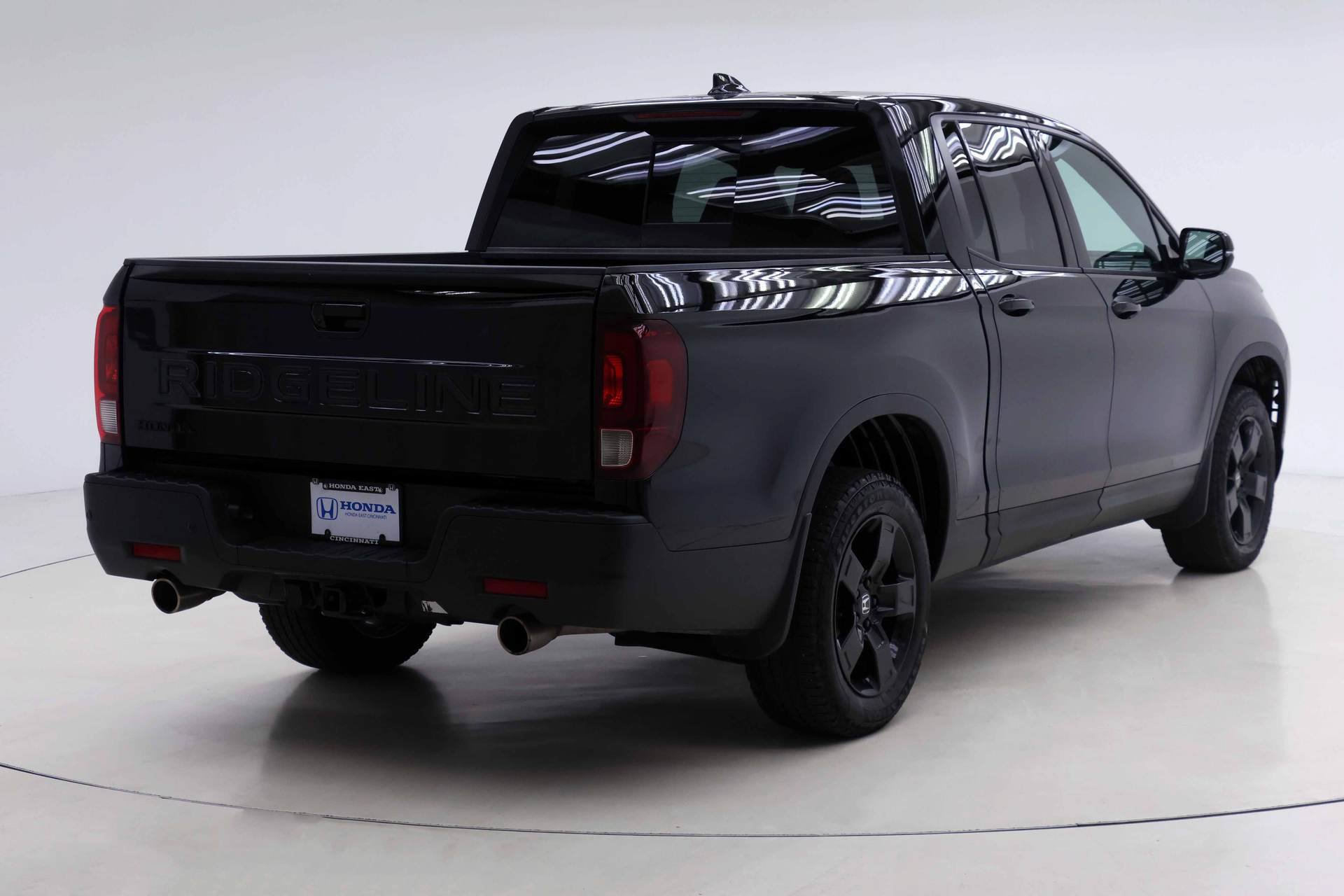 Certified 2025 Honda Ridgeline Black Edition image 2
