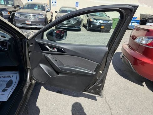 Used 2014 MAZDA MAZDA3 i Sport image 28