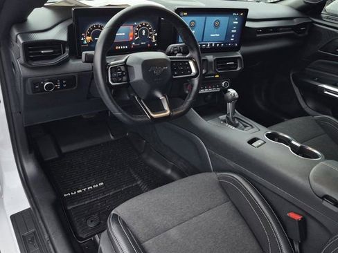 Used 2025 Ford Mustang GT RWD image 16