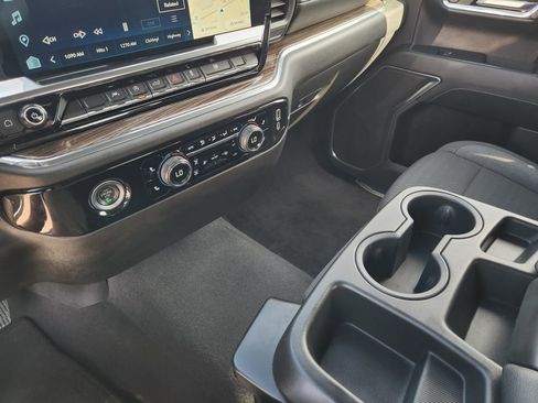 Used 2024 Chevrolet Silverado 1500 LT image 25