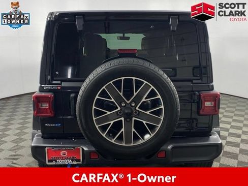 Used 2023 Jeep Wrangler Unlimited Sahara w/ Cold Weather Group AWD/4WD image 7