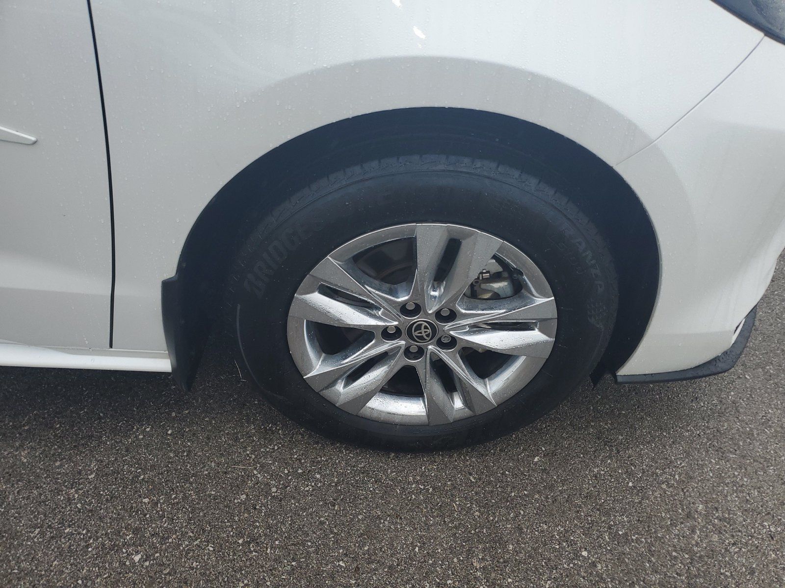 Certified 2025 Toyota Sienna XLE w/ XLE Plus Package AWD/4WD image 6