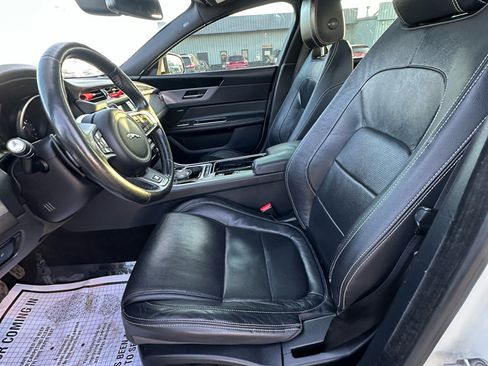 Used 2016 Jaguar XF R-Sport image 21