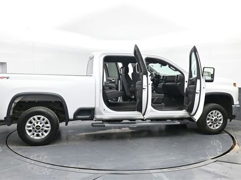 Used 2024 Chevrolet Silverado 2500 LT image 50