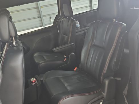 Used 2019 Dodge Grand Caravan GT FWD image 13