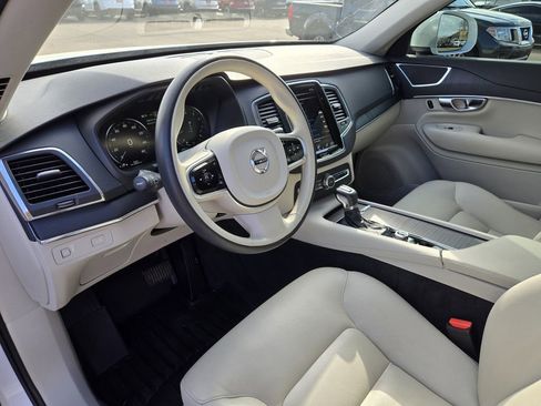 Used 2020 Volvo XC90 T5 Momentum image 16