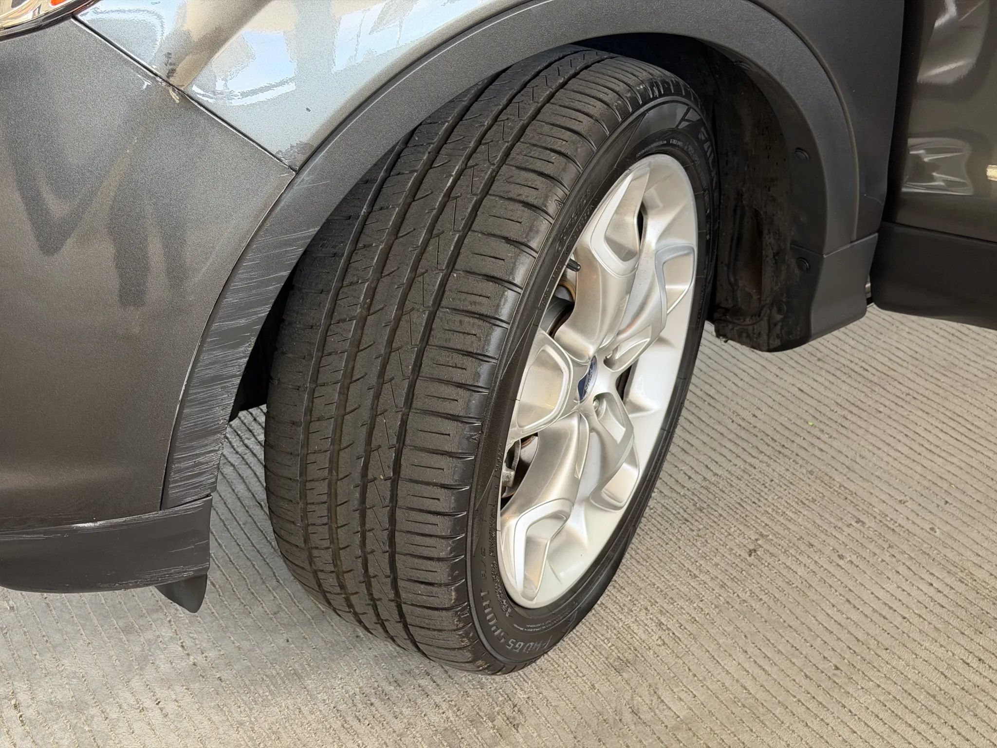 Used 2015 Ford Escape Titanium FWD image 14