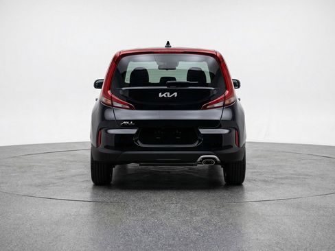 Used 2025 Kia Soul LX w/ LX Technology Package image 7