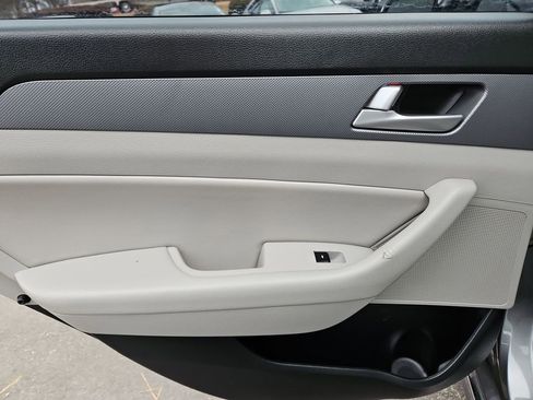 Used 2017 Hyundai Sonata SE image 25
