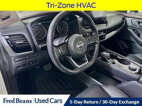 Used 2023 Nissan Rogue SL w/ SL Premium Package image 12