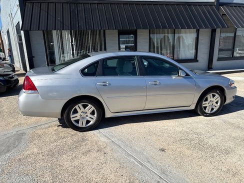 Used 2015 Chevrolet Impala LT w/ LT Sunroof Package image 8