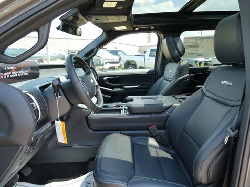New 2027 Ford Expedition Platinum w/ Stealth Performance Package AWD/4WD image 17