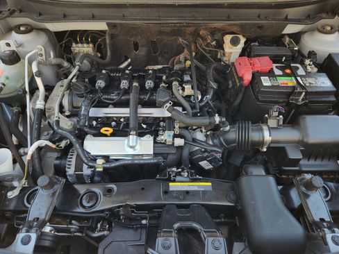 Used 2020 Nissan Kicks S FWD image 31