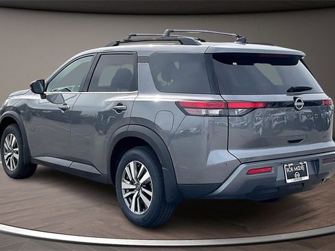New 2026 Nissan Pathfinder SL image 3