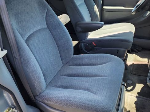 Used 2005 Chrysler Town & Country LX w/ Popular Equipment Group II image 6