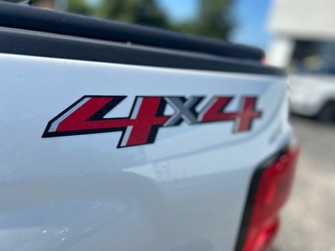 Used 2018 Chevrolet Silverado 1500 LT w/ All Star Edition AWD/4WD image 40
