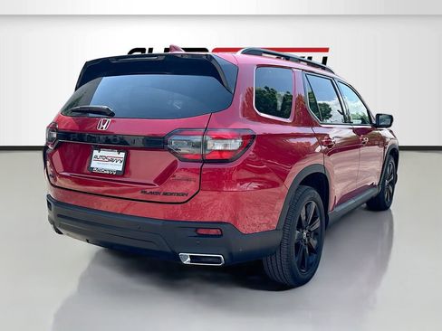 Used 2025 Honda Pilot Black Edition image 7