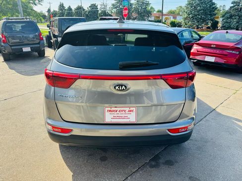 Used 2017 Kia Sportage LX AWD/4WD image 4