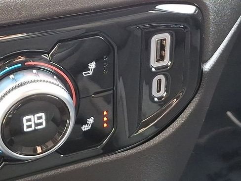 Used 2024 GMC Sierra 1500 Elevation image 28