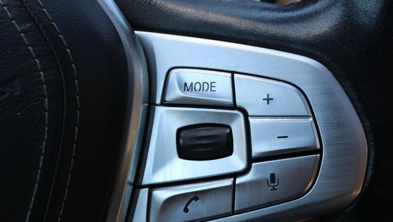 Used 2016 BMW 740i RWD image 9