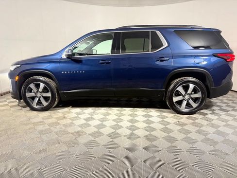 Used 2023 Chevrolet Traverse LT w/ LT Premium Package AWD/4WD image 3