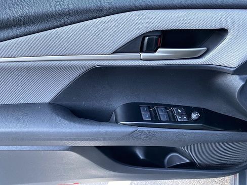 Used 2025 Toyota Camry SE w/ Multimedia Upgrade Package FWD image 9