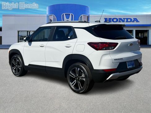 Used 2024 Chevrolet TrailBlazer LT w/ Convenience Package image 4