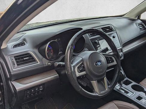 Used 2017 Subaru Outback 3.6R Touring w/ Popular Package #5A image 9