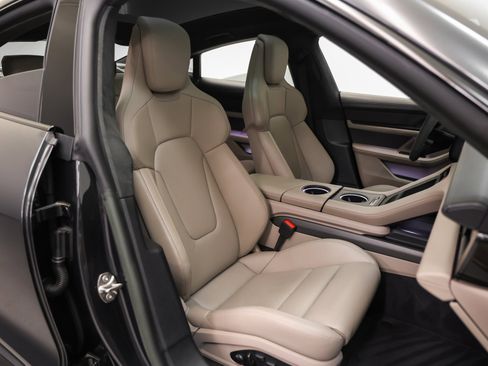 Used 2023 Porsche Taycan GTS image 24