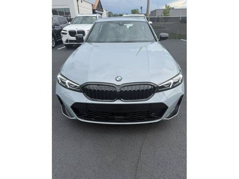 Used 2026 BMW 330i xDrive Sedan w/ M Sport Package AWD/4WD image 5