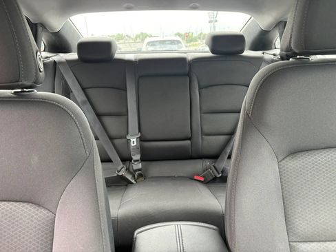 Used 2017 Chevrolet Malibu LT FWD image 16