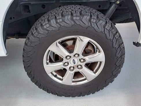 Used 2019 Ford F150 XLT w/ Equipment Group 302A Luxury AWD/4WD image 32
