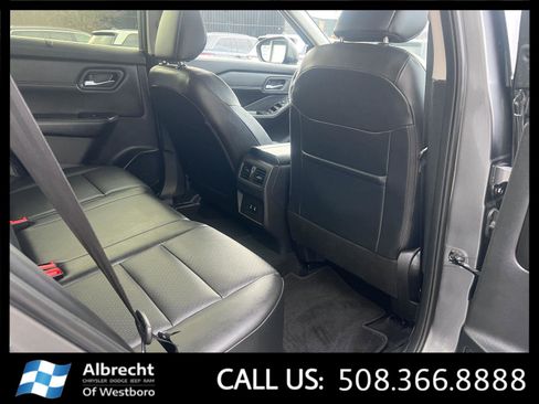 Used 2024 Nissan Rogue SV w/ SV Premium Package image 17