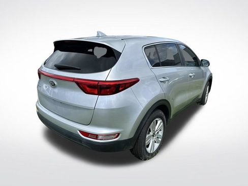 Used 2017 Kia Sportage LX AWD/4WD image 3