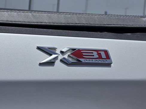 Used 2022 GMC Sierra 1500 SLT w/ SLT Premium Plus Package AWD/4WD image 36