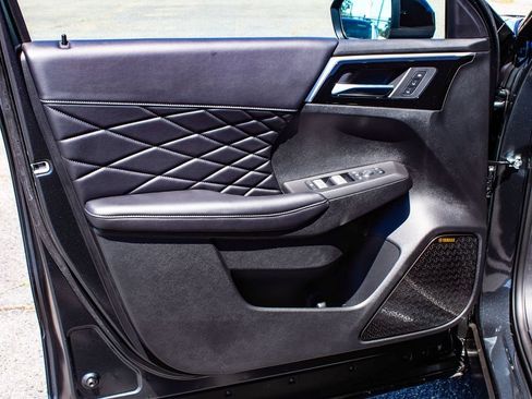 New 2026 Mitsubishi Outlander SEL Black Edition AWD/4WD image 8