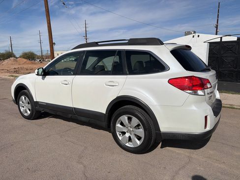 Used 2010 Subaru Outback 2.5i Limited image 6