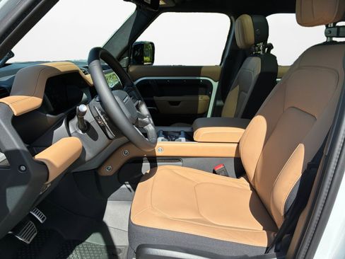 New 2026 Land Rover Defender 130 V8 AWD/4WD image 9
