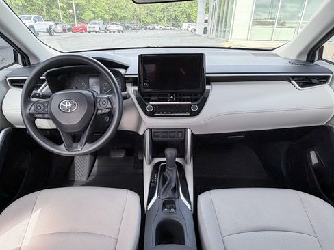 Used 2023 Toyota Corolla Cross L FWD image 10